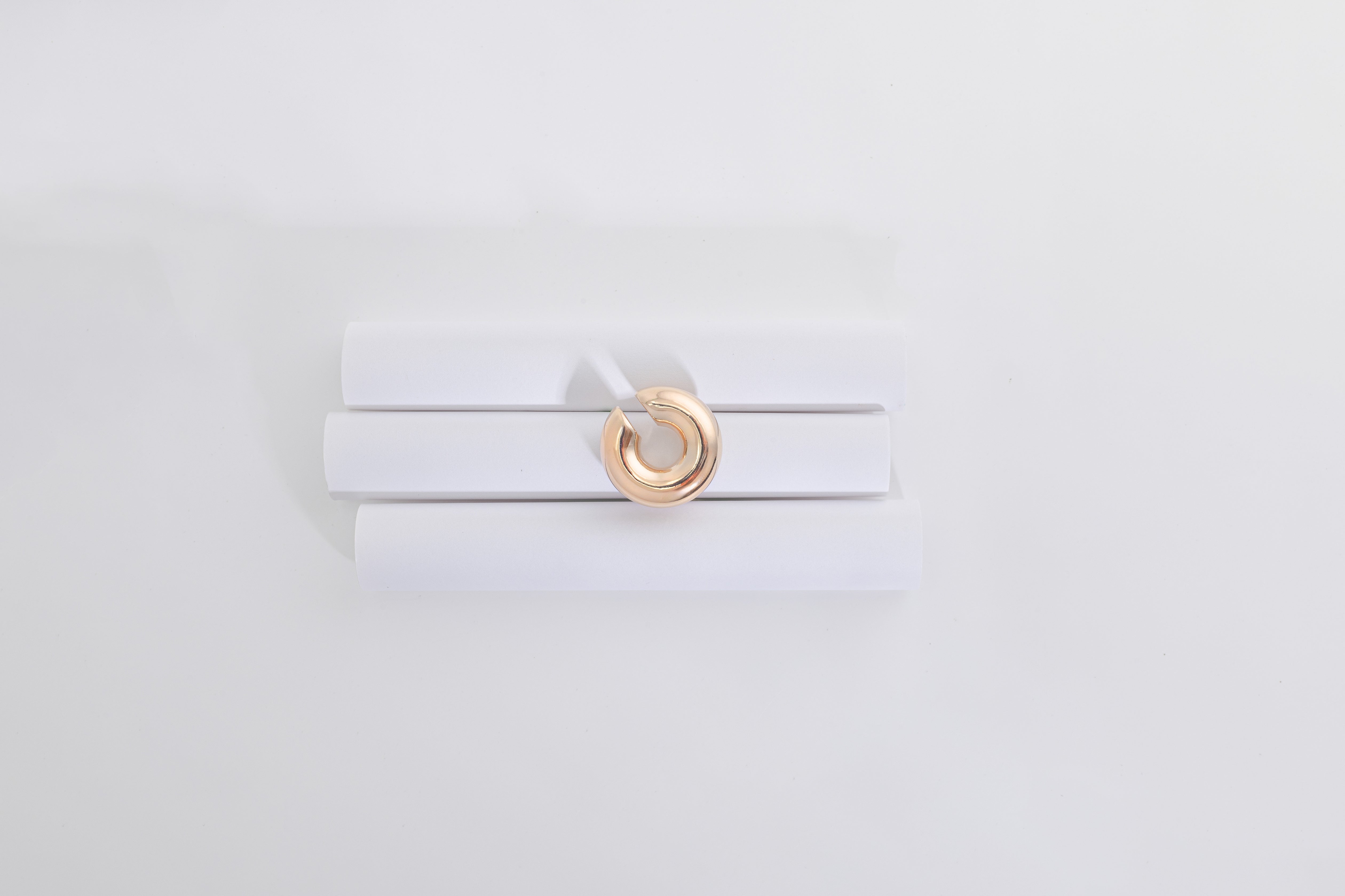 Thick Gold Earcuff 1